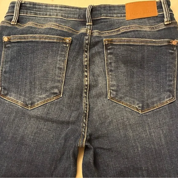 Judy Blue Women's Dark Wash Skinny Fit Jeans with Raw Hem - Picture 3 of 8